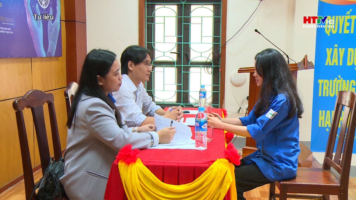 Hà Tĩnh công nhận 47 học sinh giỏi tỉnh môn ngoại ngữ lớp 10