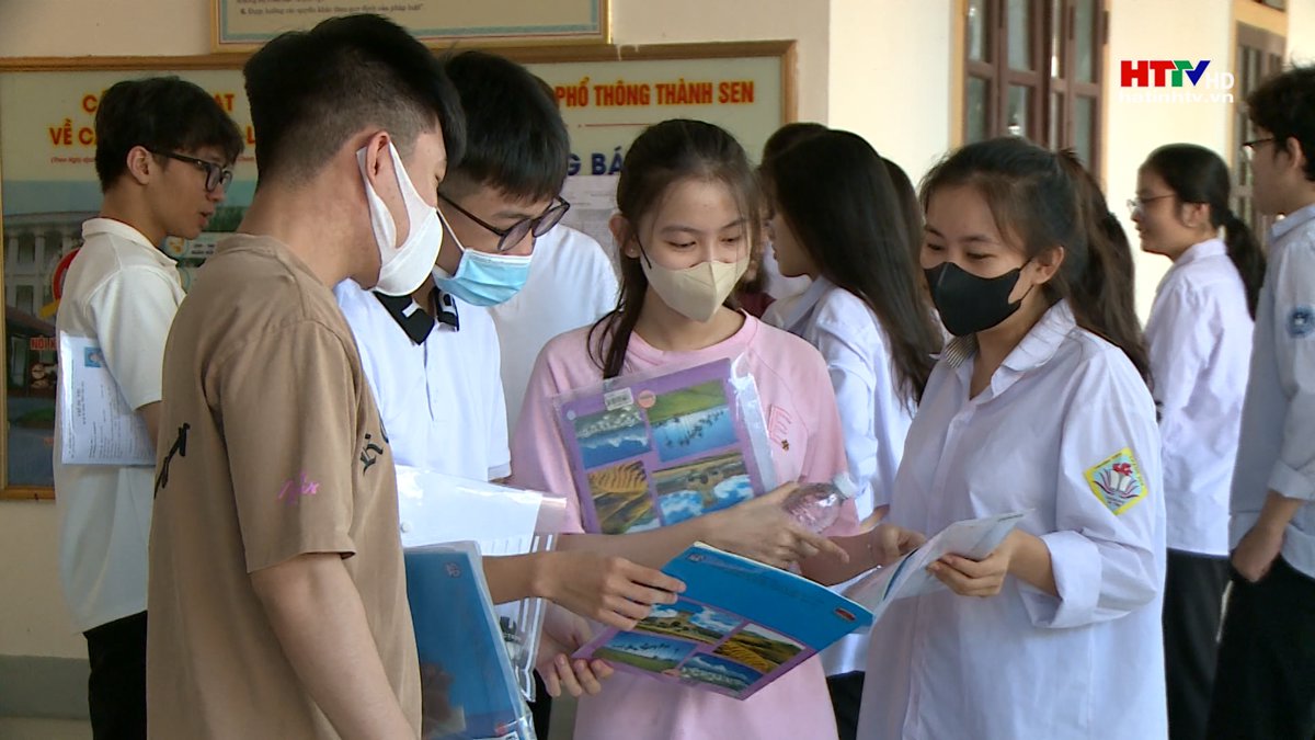 Thí sinh Hà Tĩnh tiếp tục bước vào ngày thi thứ hai của Kỳ thi tốt nghiệp THPT 2024