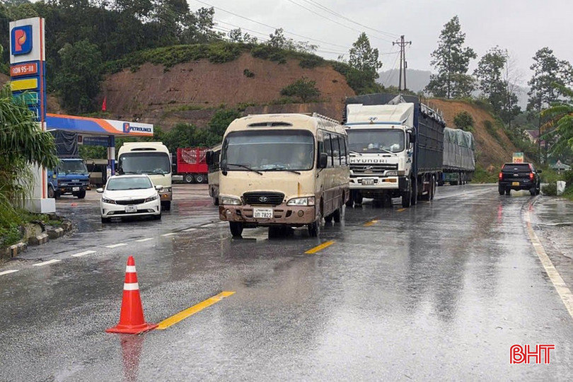 Cảnh báo lưu thông trên QL 8A đoạn qua xã Sơn Kim 1