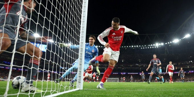 Arsenal nối dài mạch thắng ở vòng bảng Champions League