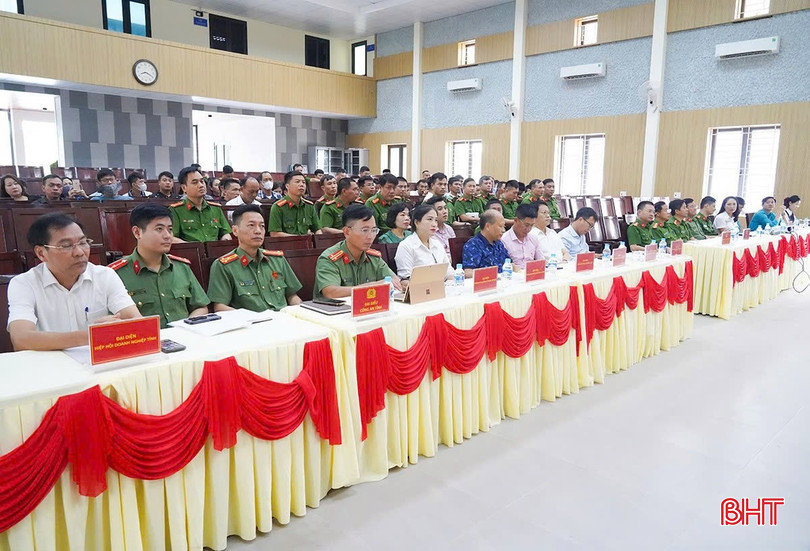 Định hướng nghề nghiệp, giới thiệu việc làm cho người được đặc xá