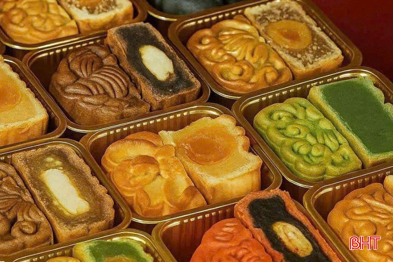 Bánh trung thu handmade "hút" khách hàng