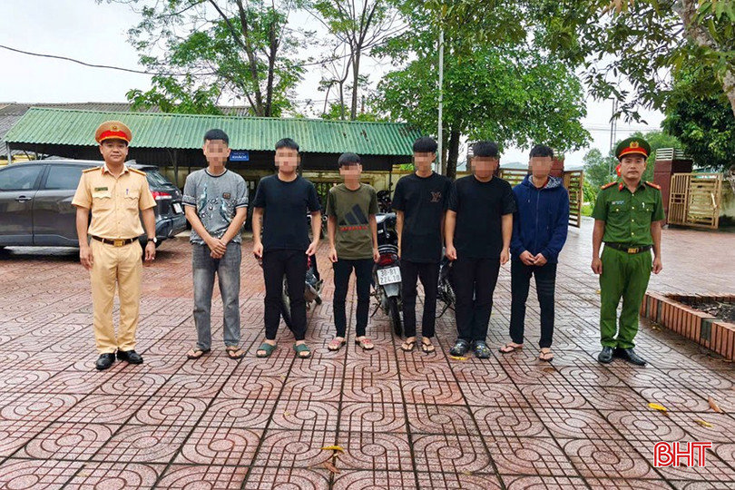 Triệu tập, xử lý 6 thanh thiếu niên đi xe máy không đội mũ bảo hiểm, lạng lách đánh võng trên quốc lộ