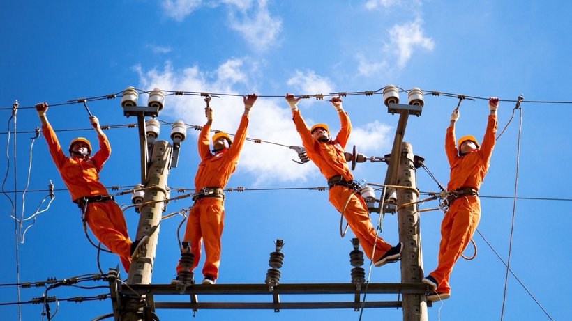 Thủ tướng yêu cầu điều hành giá điện theo lộ trình, không "giật cục"