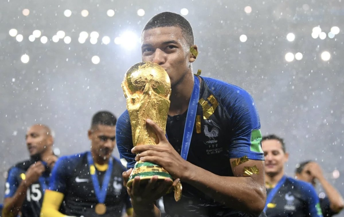 Mbappe có thể rời đội tuyển Pháp