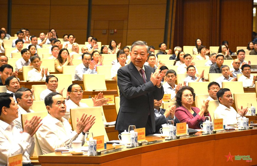 Hội nghị toàn quốc quán triệt, triển khai thực hiện Nghị quyết Hội nghị lần thứ mười Ban Chấp hành Trung ương Đảng khóa XIII