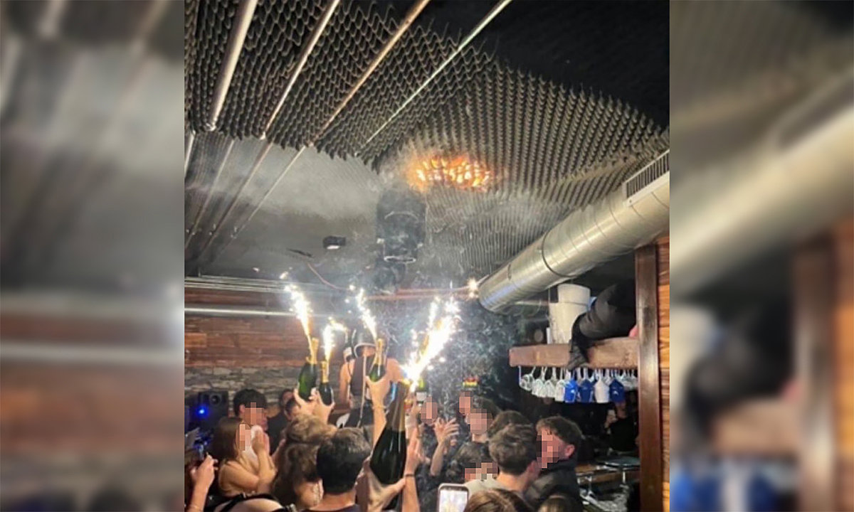 Pháo sáng gắn trên chai rượu có thể đã gây ra vụ cháy khu nghỉ dưỡng Thụy Sĩ