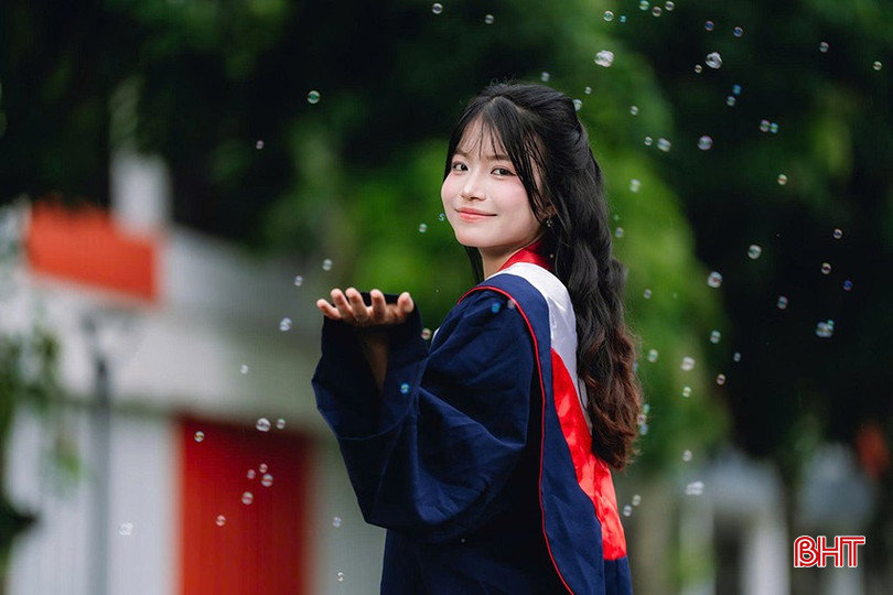 “Rẽ ngang” ngành kỹ thuật, nữ sinh Hà Tĩnh tỏa sáng với giải thưởng khoa học toàn quốc