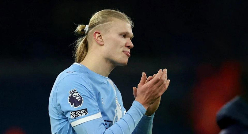 Man City sụp đổ trước Chelsea ở phút 90+4