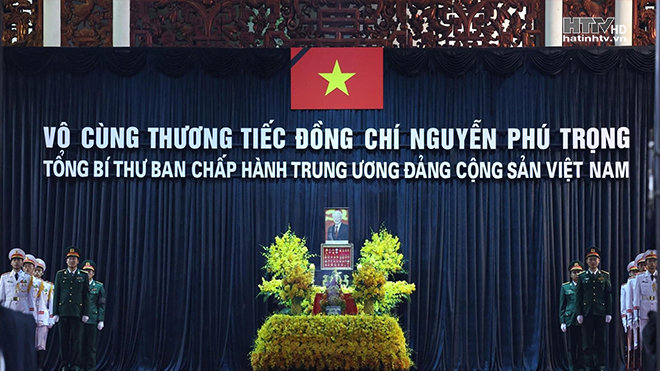 Đoàn đại biểu tỉnh Hà Tĩnh kính viếng Tổng Bí thư Nguyễn Phú Trọng