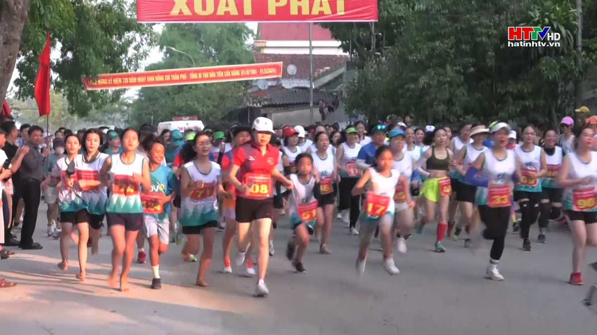 Hơn 400 VĐV tham gia giải chạy mở rộng huyện Đức Thọ