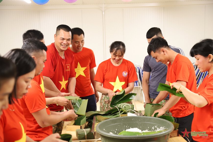 “Tết dã chiến” của chiến sĩ mũ nồi xanh ở Abyei