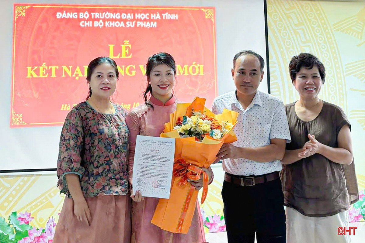 Phát triển đảng viên trẻ từ giảng đường