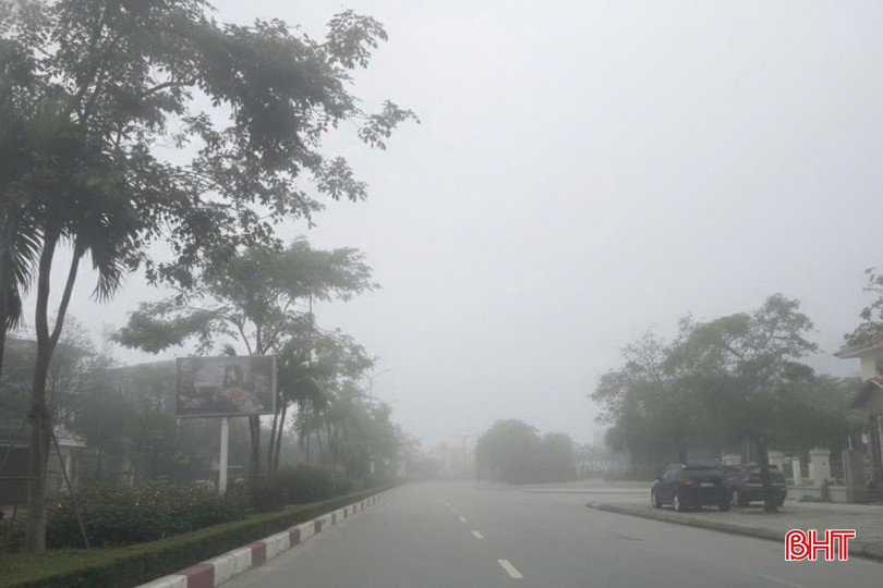 Hà Tĩnh: Sương mù dày đặc, giao thông gặp khó