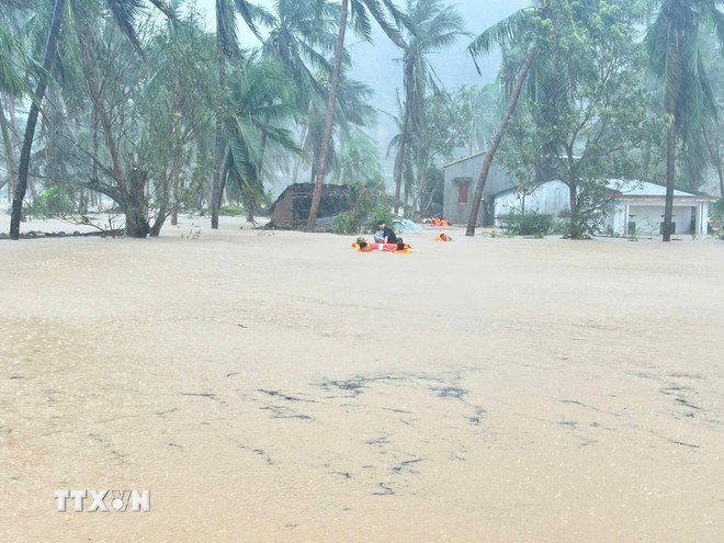 Đợt mưa lũ tại Nam Trung Bộ là một hiện tượng cực đoan, vượt kỷ lục lịch sử