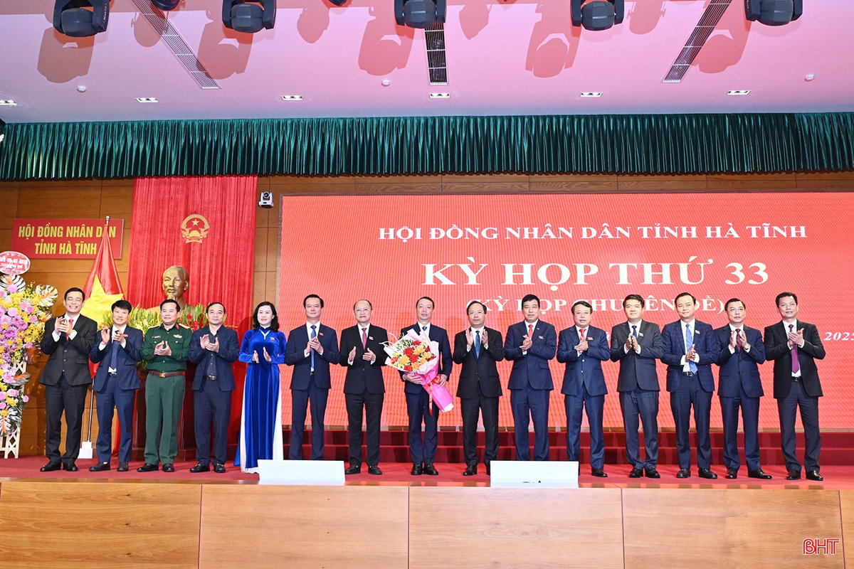 Bầu đồng chí Phan Thiên Định giữ chức Chủ tịch UBND tỉnh, đồng chí Dương Tất Thắng giữ chức Phó Chủ tịch HĐND tỉnh