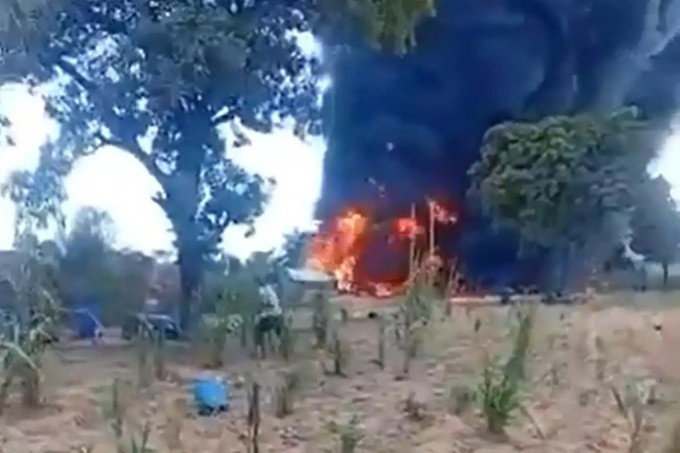 Xe bồn phát nổ, ít nhất 35 người hôi xăng thiệt mạng