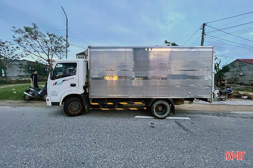 Xe tải va chạm xe máy, cụ ông tử vong thương tâm