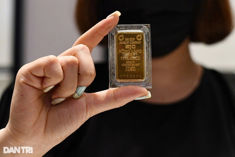 Giá vàng miếng lần đầu vượt 156,3 triệu đồng/lượng