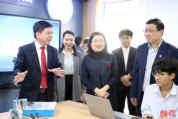 Khơi dậy tinh thần sáng tạo từ những phòng học STEM