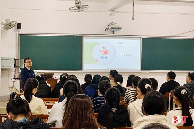 Lan tỏa thông điệp dự phòng chủ động, hướng tới thế hệ không còn HIV/AIDS