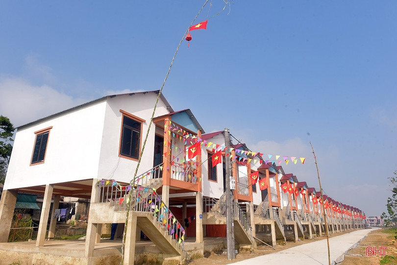 Yêu cầu trình khẩn cấp các mẫu nhà chống lũ mới