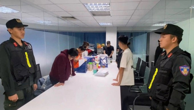 Tập đoàn lừa đảo giăng bẫy 7.000 người già