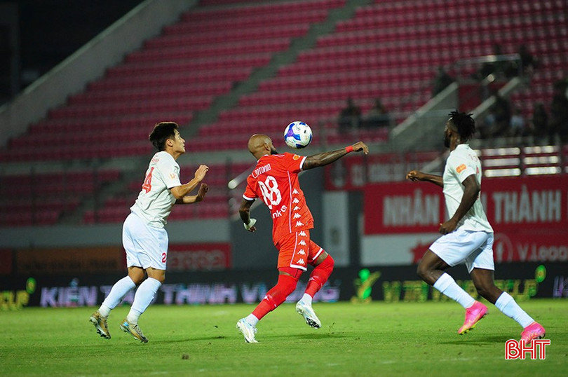 Hồng Lĩnh Hà Tĩnh thua ngược Hải Phòng