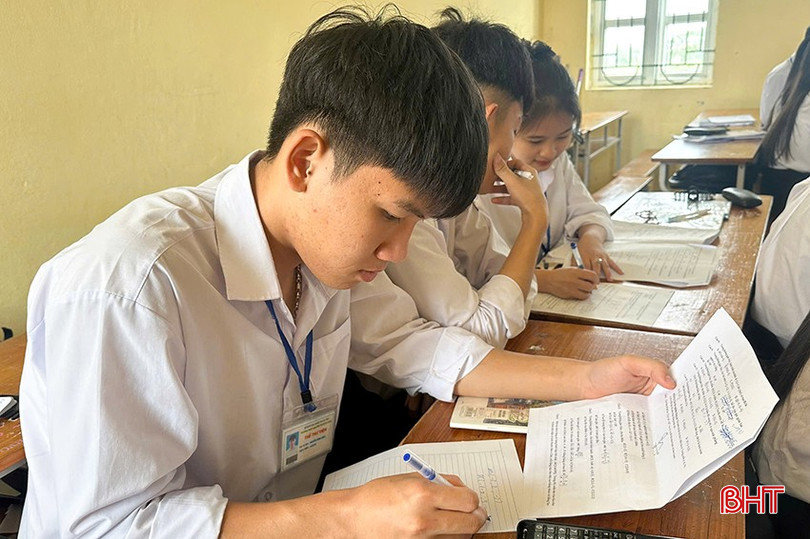 Giúp học sinh lớp 12 của Hà Tĩnh tự tin “về đích”