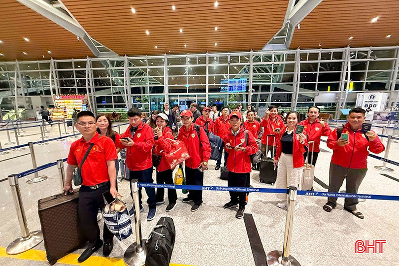 Người hâm mộ Hà Tĩnh sang Thái Lan “tiếp lửa” cho vận động viên quê hương
