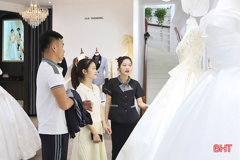 Sôi động thị trường mùa cưới