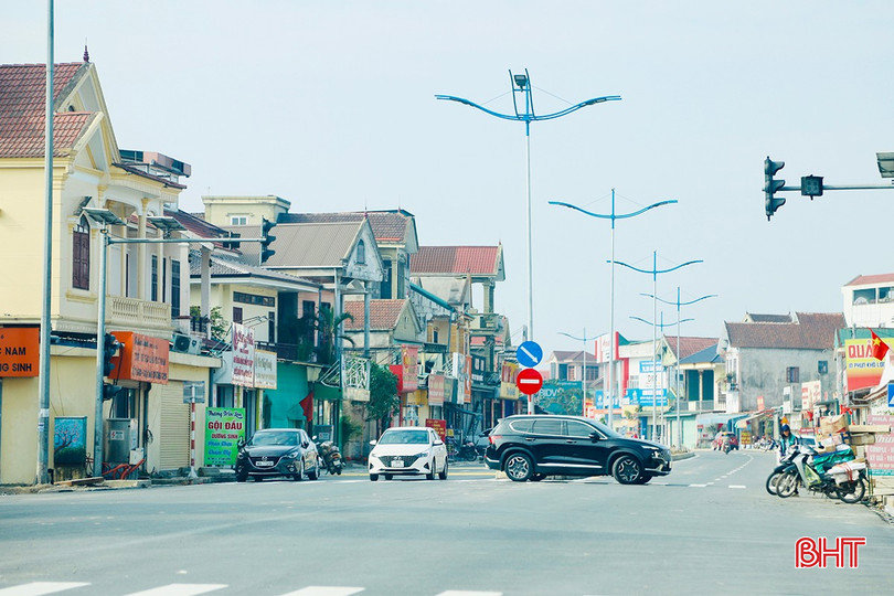 “Mạnh ai nấy đi” khi đèn tín hiệu giao thông tắt ngấm hơn 2 tháng