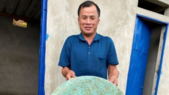 Hà Giang: Nông dân đi trồng ngô đào được trống đồng cổ