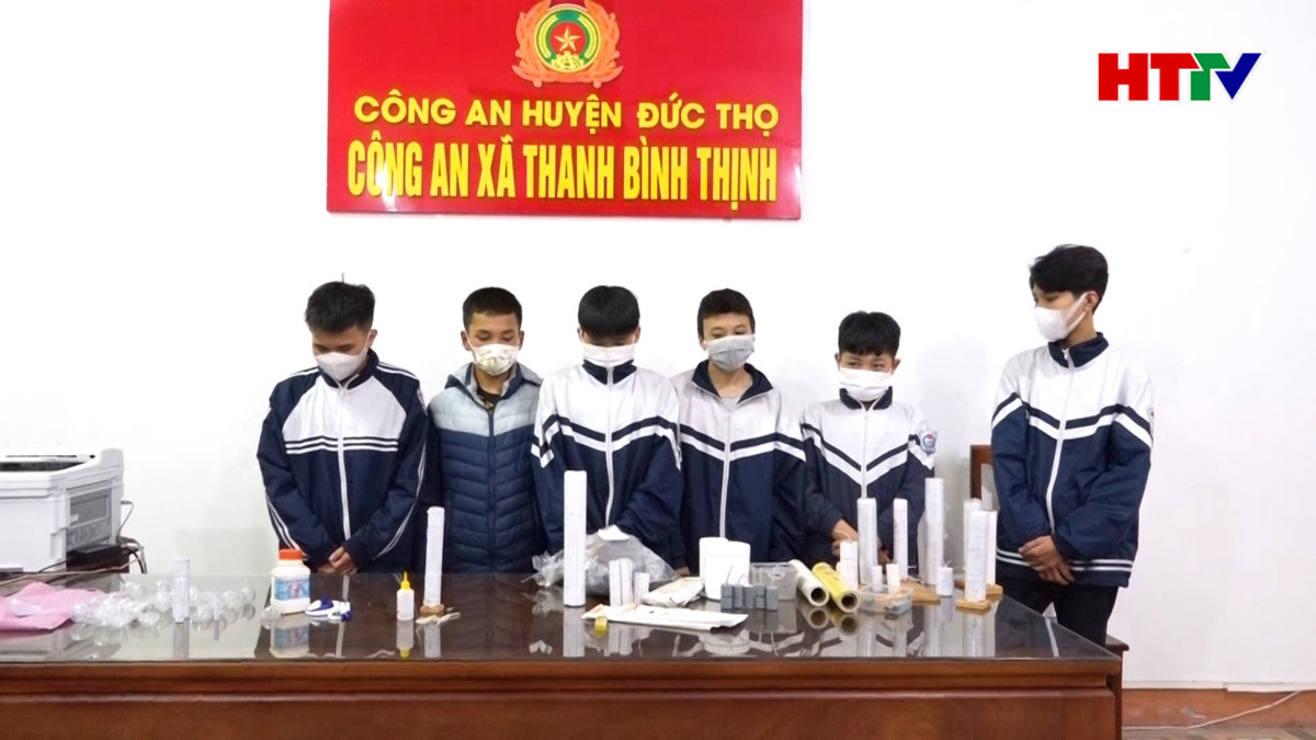 Phát hiện 6 nam sinh tự chế pháo để sử dụng
