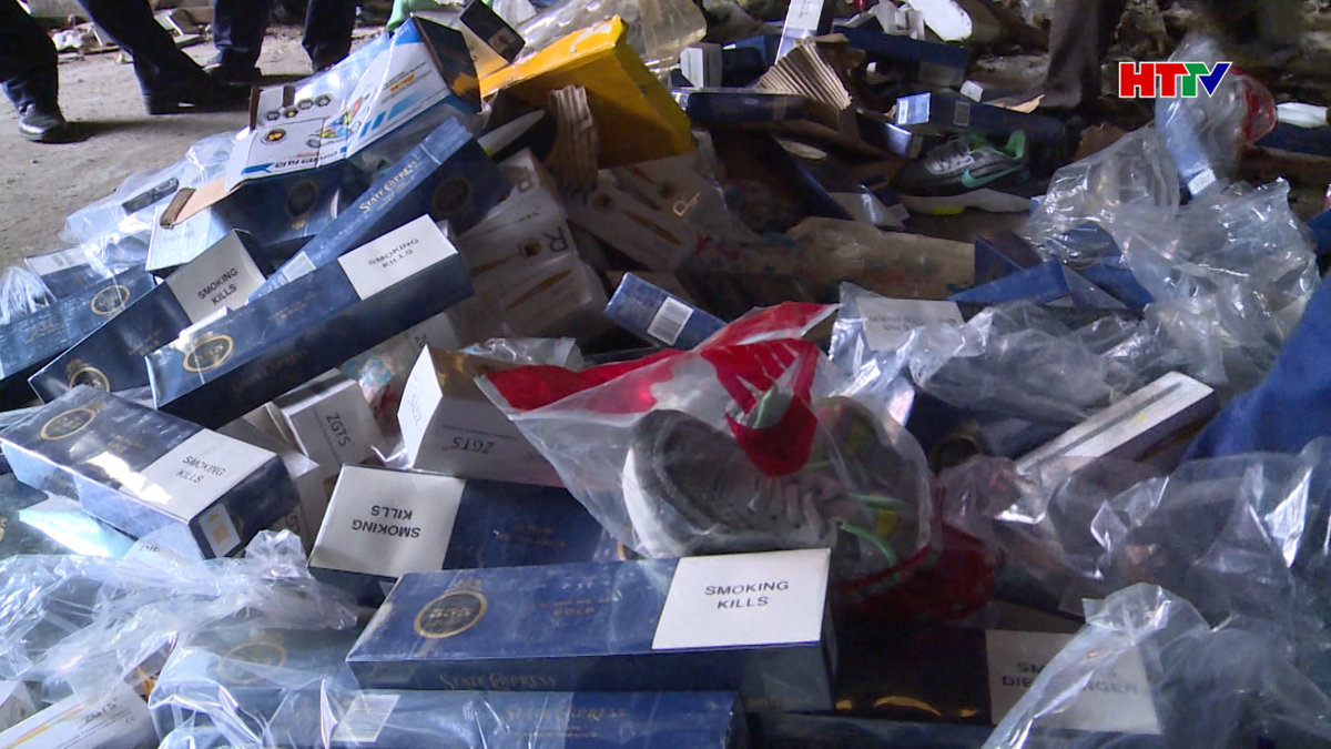 Tiêu hủy một lượng lớn hàng hóa giả mạo thương hiệu