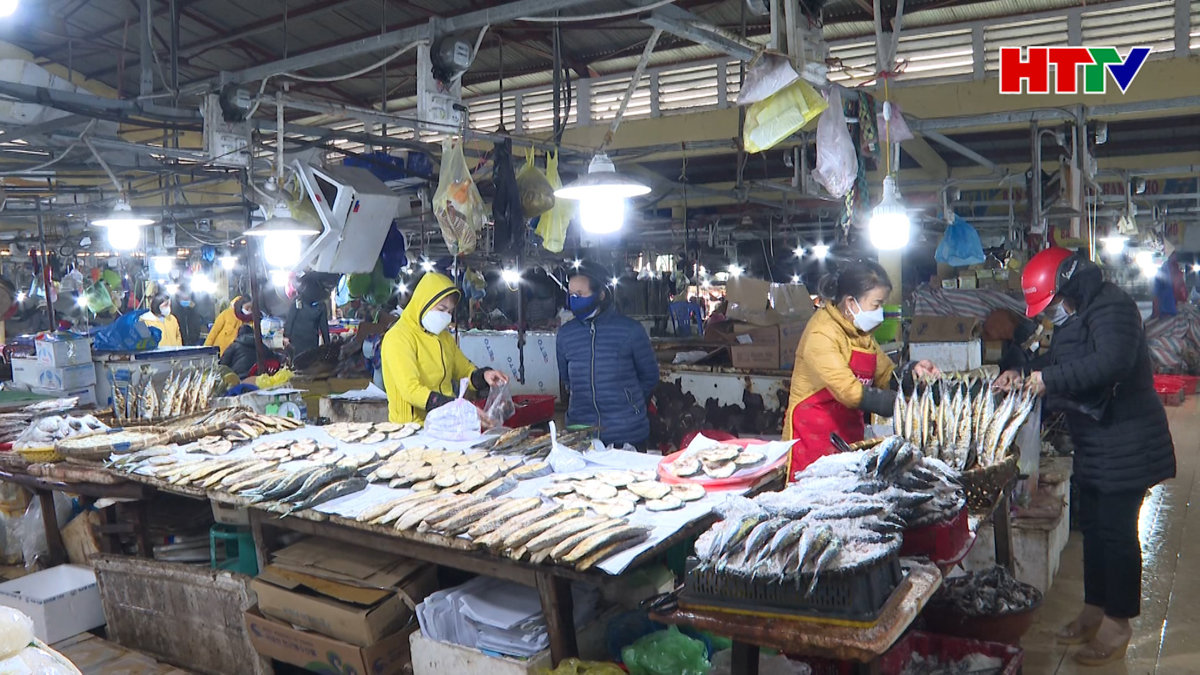 Nhiều mặt hàng tăng giá do mưa rét và giá xăng tăng