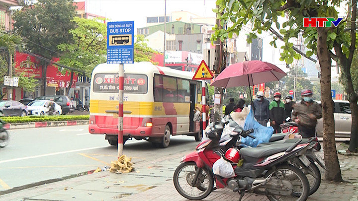 Vận tải hành khách bằng xe buýt tiếp tục gặp khó khăn