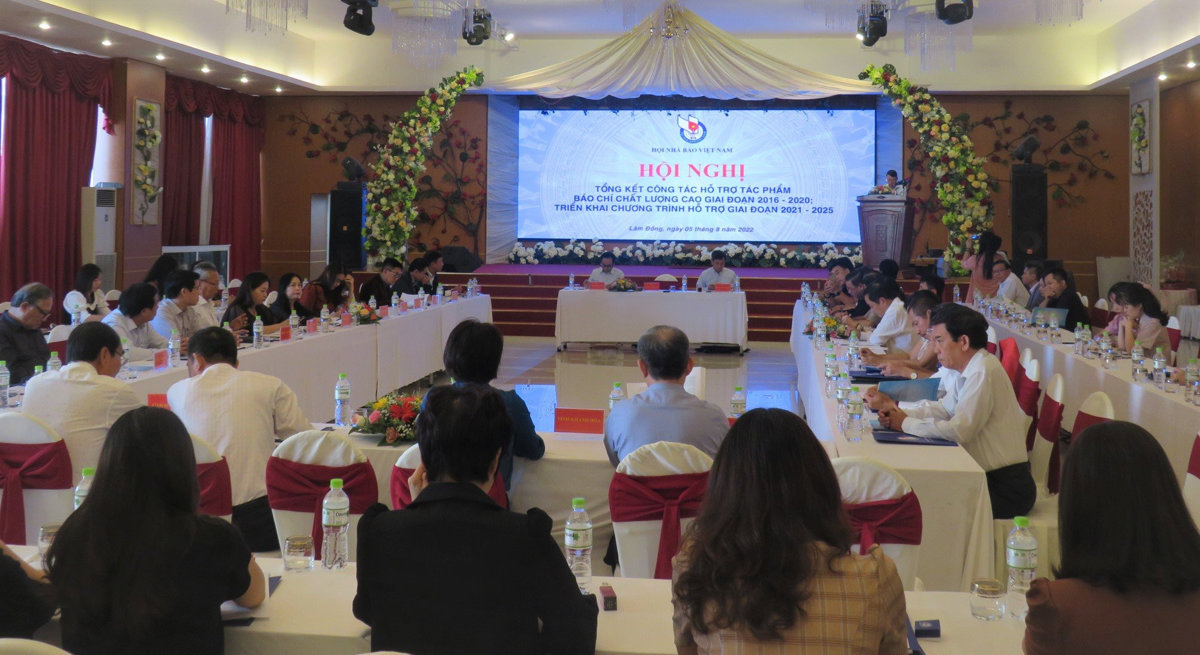 Tiếp tục hỗ trợ Giải "Báo chí chất lượng cao"