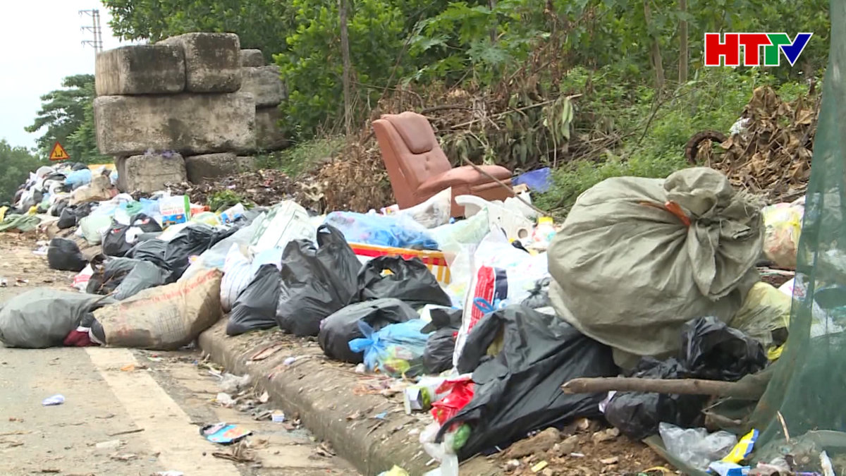 Nhà máy xử lý rác chậm tiến độ, Hương Khê lại ùn ứ rác