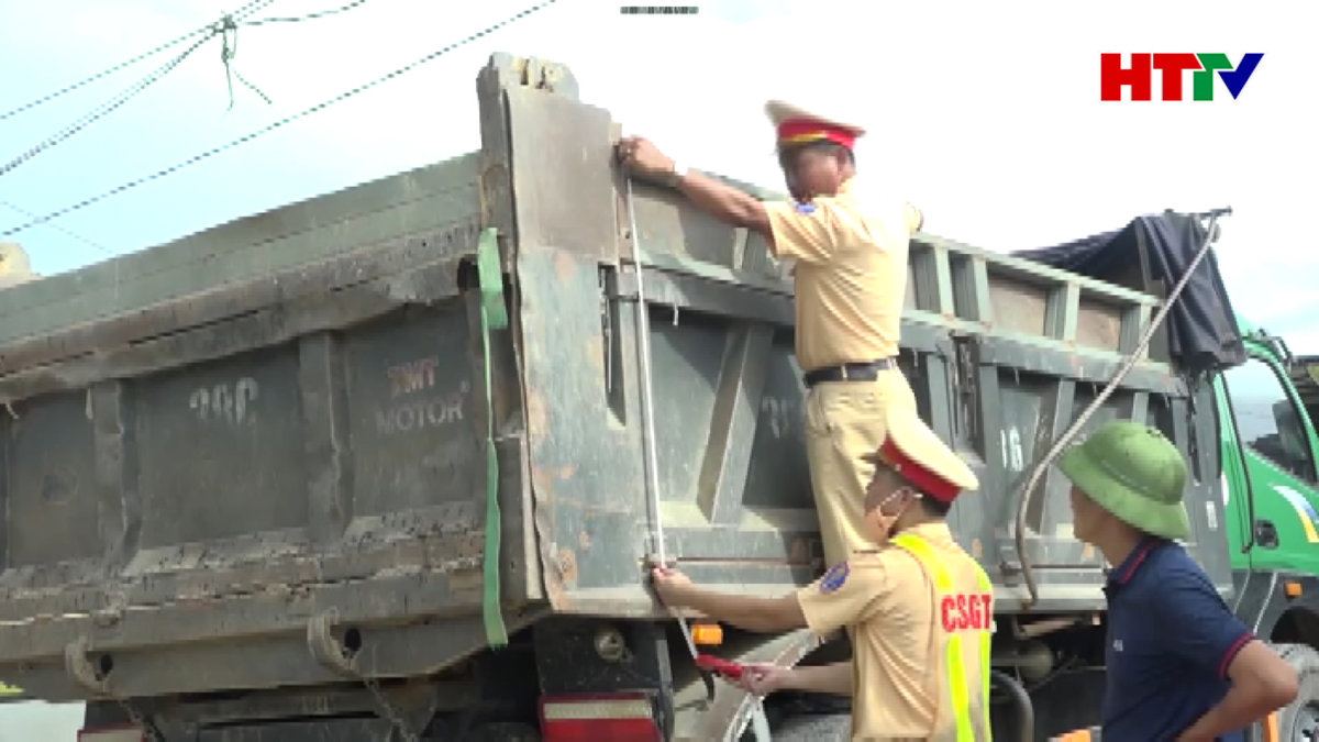 Vũ Quang xử lý trên 800 trường hợp vi phạm trật tự ATGT