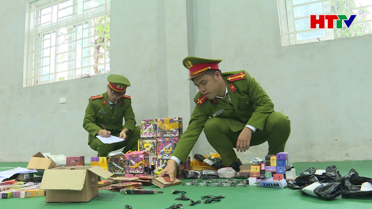 Tài xế một đơn vị chuyển phát nhanh chuyển hàng không rõ nguồn gốc xuất xứ