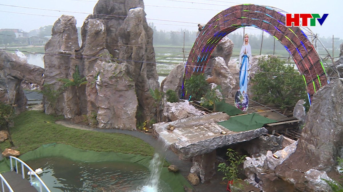 Bà con Giáo xứ An Nhiên dựng Hang Bê-lem khổng lồ đón Giáng sinh