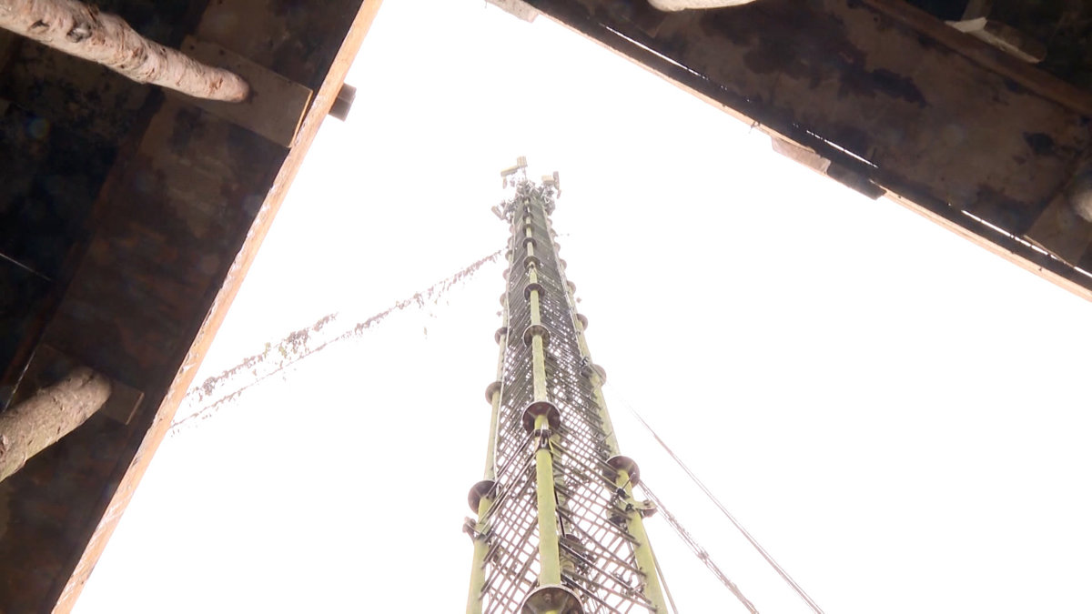 Vướng cột ăng ten, nhà bộ môn trường Tiểu học Hà Linh nguy cơ chậm tiến độ