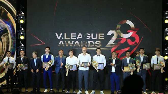 Hồng Lĩnh Hà Tĩnh nhận 5 giải thưởng tại V.League