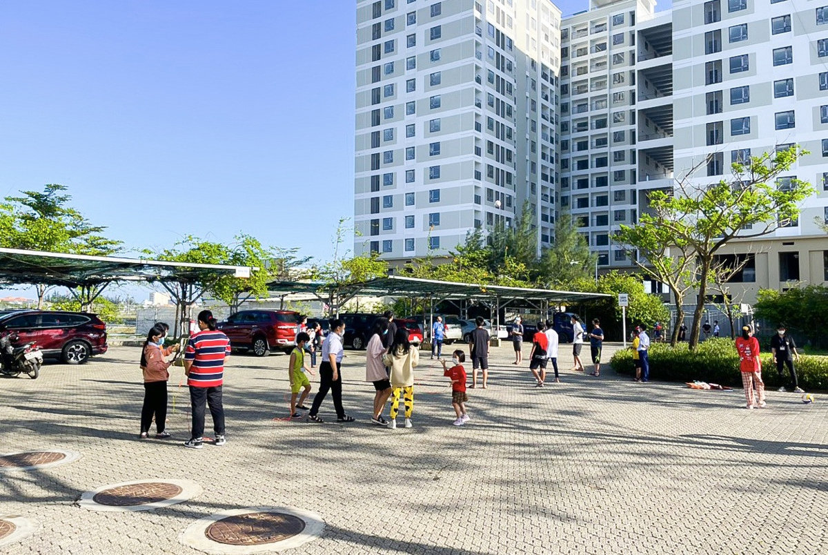 300 học sinh mất cha mẹ vì đại dịch COVID-19 nhập trường nội trú Hy Vọng