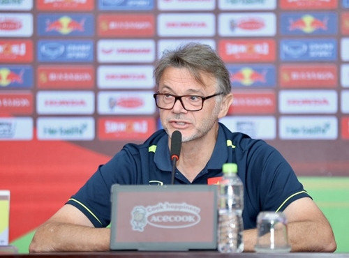 HLV Troussier và Casas nói gì trước trận đấu giữa đội tuyển Việt Nam và Iraq?