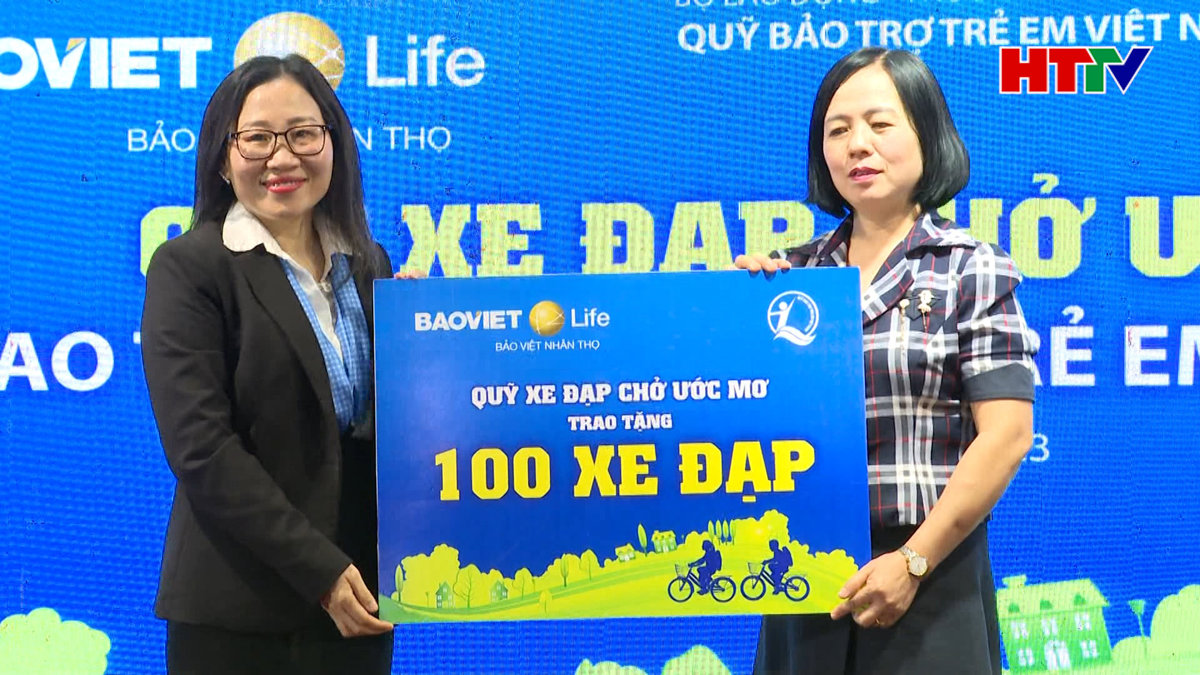 Bảo việt Nhân thọ trao tặng xe đạp cho 100 học sinh khó khăn