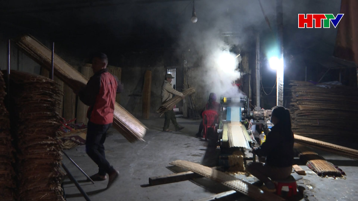 Làng nghề Bánh đa nem tất bật chuẩn bị hàng Tết