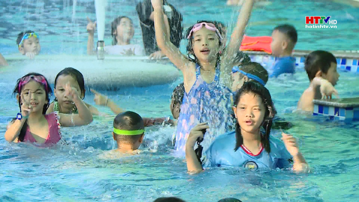 Hàng loạt bể bơi hoạt động không phép