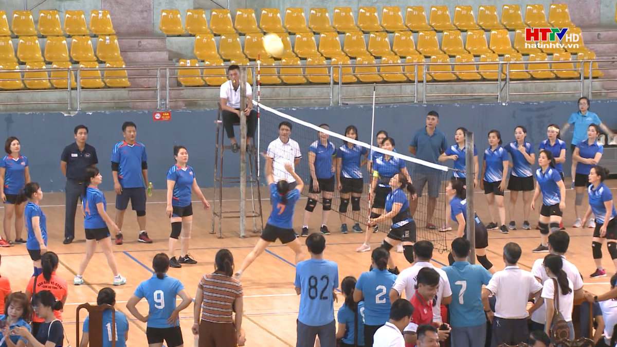 Khai mạc giải bóng chuyền Công đoàn Khối các cơ quan Đảng